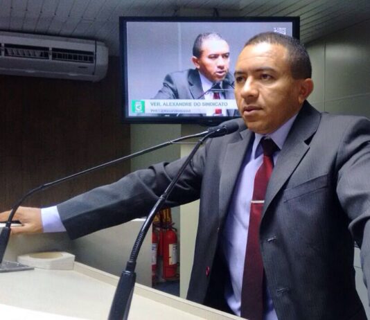 Alexandre comemora veto da Anvisa ao cigarro eletrônico e vai propor maior fiscalização