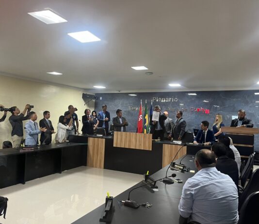 Veneziano participa da posse de João Costa como Prefeiro de Massaranduba e reafirma compromisso com a gestão e as demandas da cidade