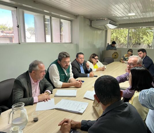 Emenda de Olimpio garante 50% do superávit do Fundeb 2023 para os profissionais da educação