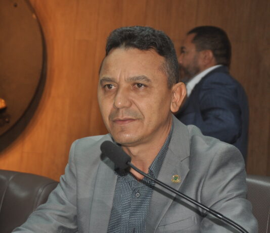 Janduy pede resolução do impasse das suplementações e elogia implantação de lâmpadas de led nas Malvinas