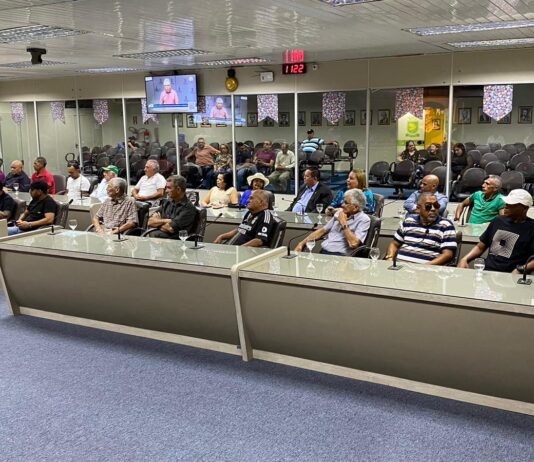 Proposta por Olímpio, sessão especial na Câmara homenageia craques do futebol