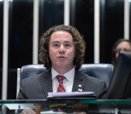 Durante sessão pelos 200 anos da relação Brasil-EUA, Veneziano destaca benefícios da cooperação entre os dois países