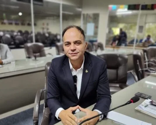 Bruno Faustino denuncia falta de medicamentos básicos no posto de saúde do Chico Mendes