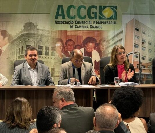 Marinaldo Cardoso leva parlamento para ouvir setor produtivo de Campina Grande