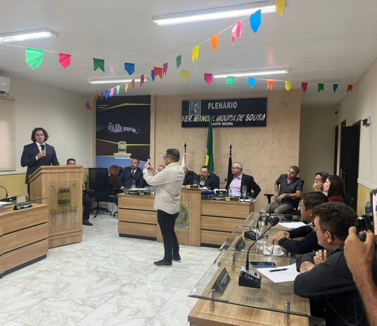 Senador mais votado da história de Cabaceiras, Veneziano recebe título de cidadão e prefeito agradece mais de R$ 10 milhões destinados à cidade