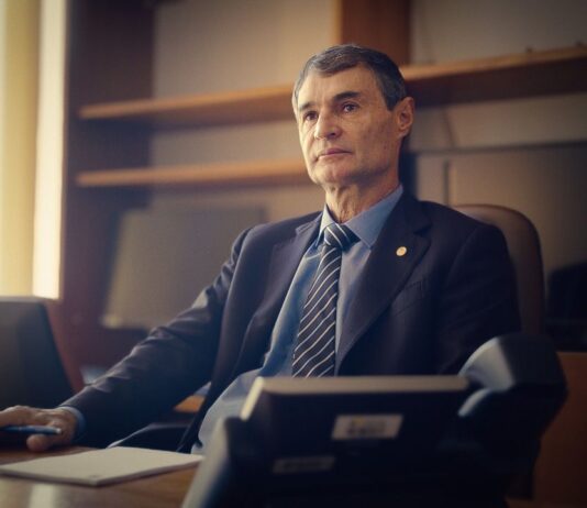 Acessibilidade: Romero Rodrigues quer avisos sonoros em sistemas de senha