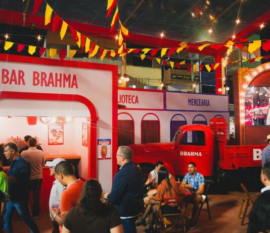 Ativação Brahma celebra obra de Ariano Suassuna e proporciona imersão aos visitantes do Maior São João do Mundo, em Campina Grande