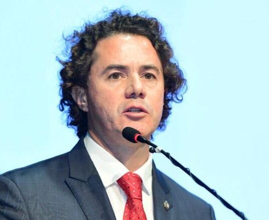 Senador Veneziano Vital é eleito pela 9ª vez pelo Diap um dos 100 “Cabeças” do Congresso Nacional