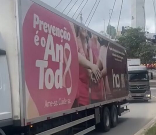 Veneziano registra chegada das carretas com equipamentos para instalação do Hospital de Amor em Campina Grande: “momento histórico”