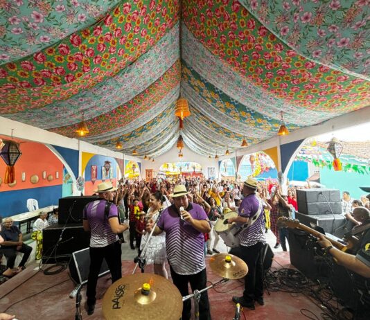 Título: Vila do Artesão encerra programação deste ano com shows e celebra sucesso de vendas durante o Maior São João do Mundo