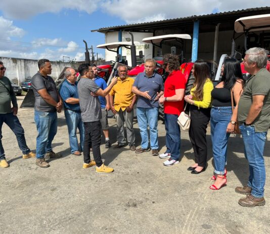 Veneziano garante primeiros 5 tratores de 10 máquinas que seu mandato conquistou para Campina Grande, com investimento total de R$ 4 milhões