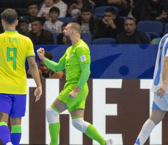 Seleção Brasileira conquista o hexa da Copa do Mundo de Futsal. Brasileiros venceram argentinos por 2 a 1