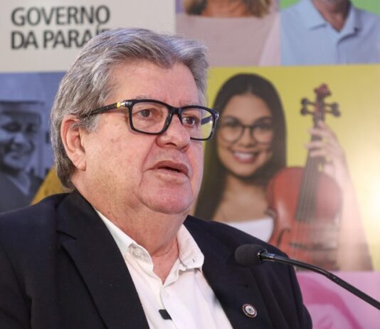 João Azevêdo anuncia pagamento referente ao mês de outubro e parabeniza funcionalismo estadual pelo Dia do Servidor