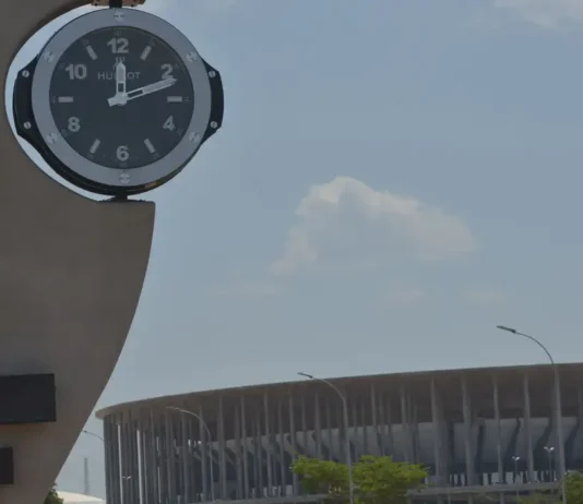 Brasil não adotará horário de verão neste ano. Para o ministro Minas e Energia, decisão poderá ser revista em 2025