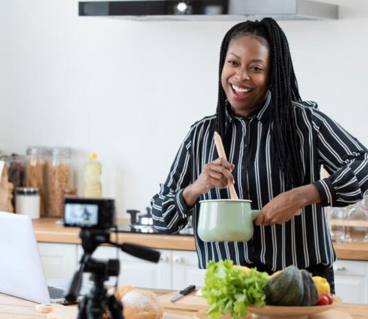 Instituto Assaí celebra o Mês do(a) Empreendedor(a) com curso gratuito de “Inteligência Artificial” e de Design Profissional de Imagens” para pequenos negócios
