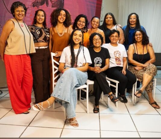 Projeto contemplado em edital da Lei Paulo Gustavo lança catálogo profissional com mulheres negras que atuam com produção audiovisual