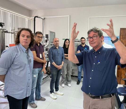 Veneziano confirma investimento de R$ 3,2 milhões para laboratório de Engenharia Elétrica da UFCG