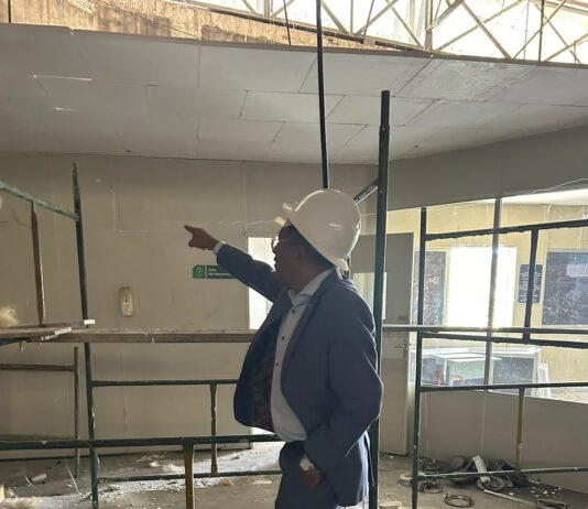 Marinaldo Cardoso vistoria avanço das obras na Câmara Municipal de Campina Grande