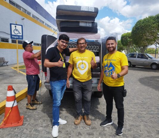 UNINASSAU realiza doação de colchões ao grupo “Amigos que ajudam”