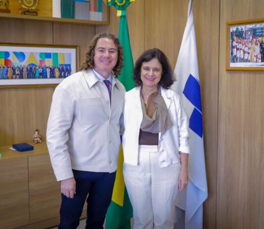 Veneziano articula atendimento de demandas dos prefeitos paraibanos com a Ministra da Saúde, Nísia Trindade