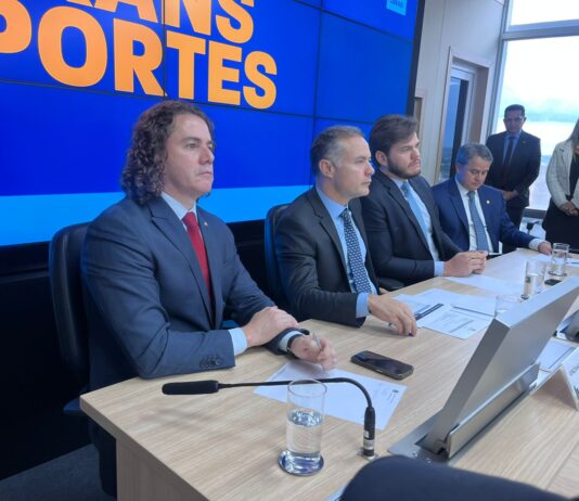 Ministro Renan Filho garante a Veneziano R$ 100 milhões para adequação da malha ferroviária do VLT de Campina Grande