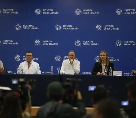 Procedimento “foi um sucesso” e presidente Lula já está conversando. Segundo Roberto Kalil, Lula está acordado e conversando