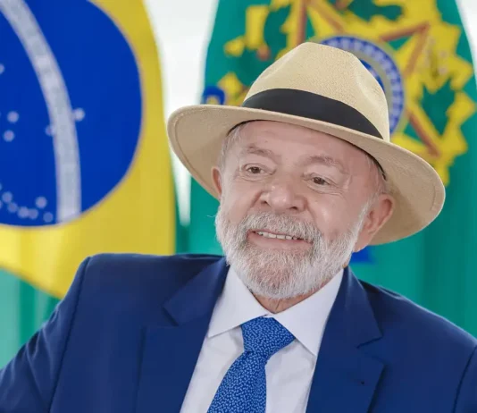 Lula deve viajar para Rússia em maio. Presidente participará dos 80 anos da Segunda Guerra Mundial