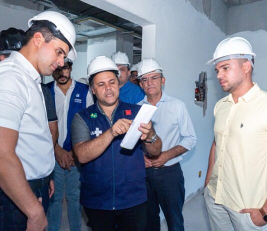 Vice-governador Lucas Ribeiro inspeciona obras e prestigia tradicional Festa da Luz, em Guarabira