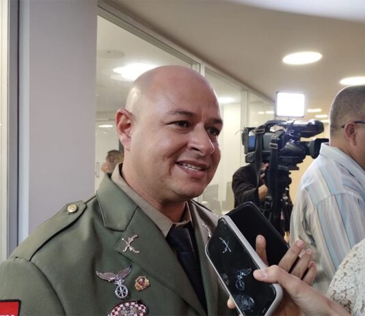 Deputado Sargento Rui requer bloqueio de celulares em presídios de toda a Paraíba