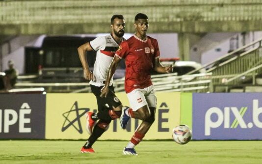 Campinense arranca empate com o Auto Esporte e segue no G4