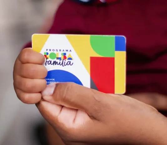 Caixa paga Bolsa Família a beneficiários com NIS de final 4. Com adicionais, valor médio do benefício está em R$ 673,62