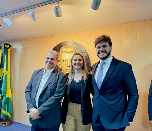 Na abertura do ano legislativo, Carol Gomes garante fazer um mandato humanizado e perto do povo