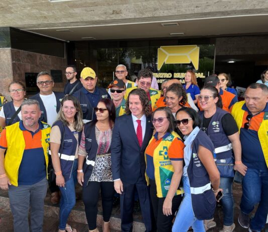 Veneziano recebe comenda ‘Parlamentar amigo do ACS e ACE’ por sua contribuição e presidente da CONACS destaca: “Sempre nos apoiou”