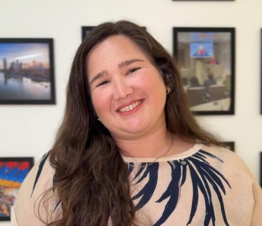 Vereadora Pâmela Vital celebra o trabalho conjunto realizado entre Legislativo e Executivo, compartilhando os resultados das solicitações da comunidade que já foram atendidas