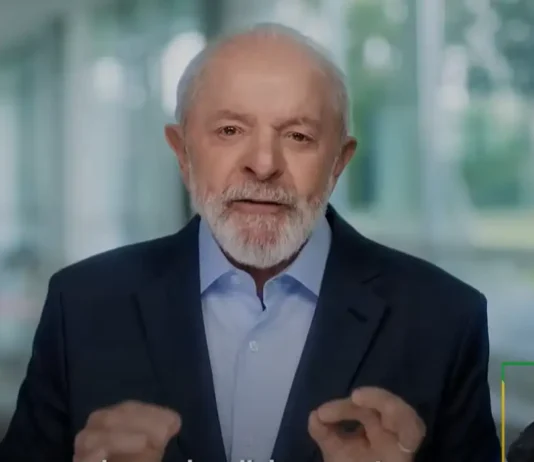 Lula anuncia parcela do Pé-de-Meia e ampliação do Farmácia Popular. Pagamento do incentivo a estudantes começa nesta terça-feira