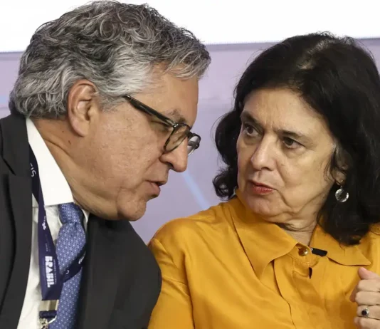 Lula decide substituir Nísia por Padilha no Ministério da Saúde. Posse está marcada para o dia 6 de março