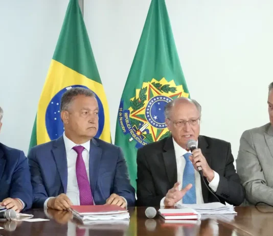 Governo zera tarifa de importação de 9 alimentos para reduzir preços. Entre produtos da lista estão azeite, café, milho e carnes