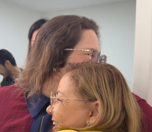 Com direito à recepção calorosa, Vereadora Pâmela Vital celebra Dia da Mulher em visita à Secretaria de Assistência Social