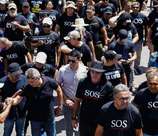 “Se a categoria não fosse às ruas, seria apenas os 5%”, diz deputado sobre reajuste para policiais