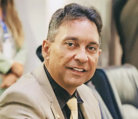 Bruno empossa Fábio Ramalho na Chefia de Gabinete da Prefeitura de Campina Grande, nesta segunda-feira