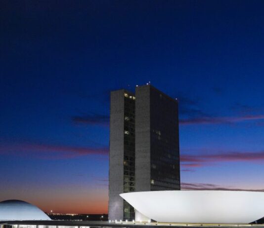 Câmara vai debater neste semestre se aumenta número de deputados ou redistribui vagas entre estados