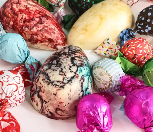 Alta mundial do cacau impacta custos do chocolate e vendas da Páscoa. Calor e seca aumentaram o preço da fruta nos maiores países produtores