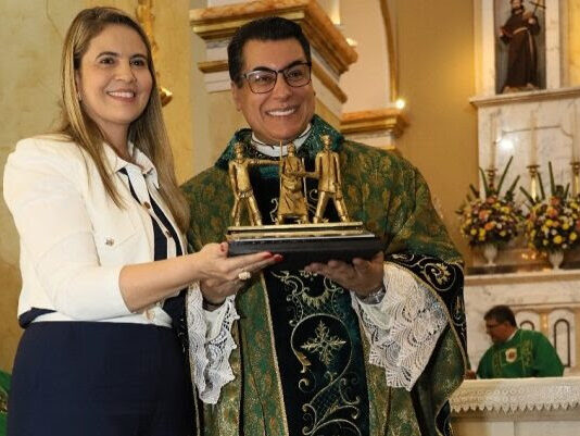 CMCG concede Título de Cidadania Campinense ao Padre Chrystian Shankar