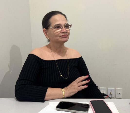 Durante entrevista, Ivonete Ludgério lamenta morte do Papa e exalta legado de humildade e firmeza nos valores da fé