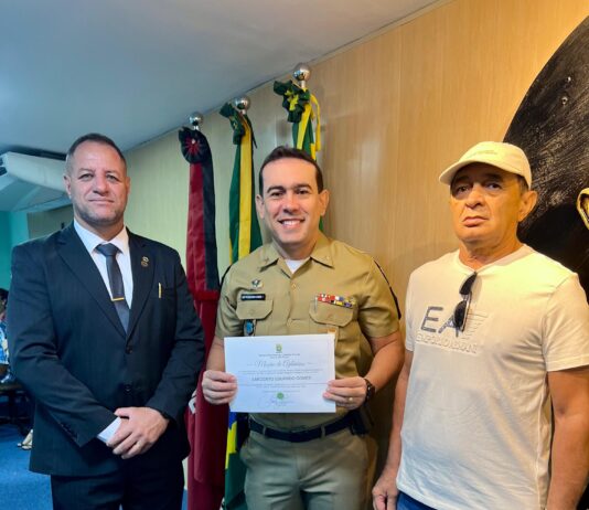 Vereador Sargento Wellington Cobra homenageia policial militar com Moção de Aplausos na Câmara Municipal