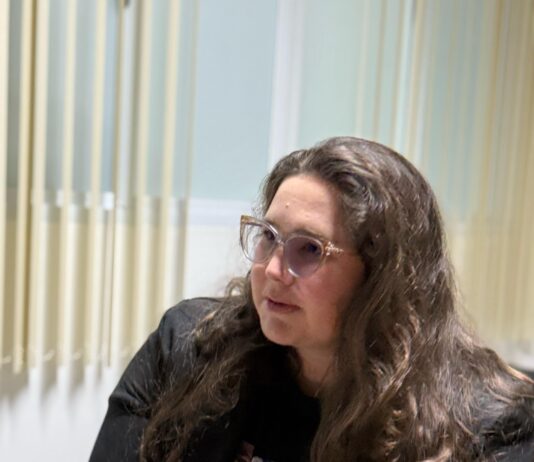 Vereadora Pâmela Vital fala sobre a importância da denúncia em casos de violência contra mulher e destaca o projeto “Sinal de Ajuda 540”