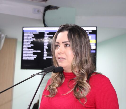 DIA DO JORNALISTA: Waléria Assunção protocola PL que garante livre estacionamento para imprensa em Campina Grande