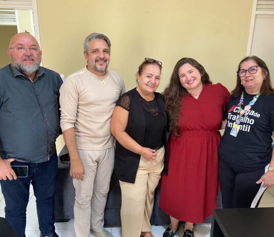 Vereadora Pâmela Vital fortalece o compromisso com as pautas da infância e juventude durante reunião com membros do CMDDCA