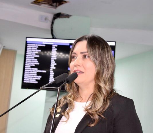 Waléria Assunção consegue aprovação de cinco projetos voltados aos animais, transparência pública e idosos