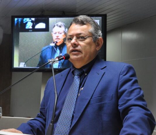 O Vereador Pimentel Filho, esteve visitando o Distrito de Galante, para fiscalizar a situação da Escola que leva o nome da sua saudosa mãe Iracema Pimentel de sua saudosa mãe